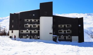 Exterior - Apartment in Les Menuires With Ski Access (Les Belleville)