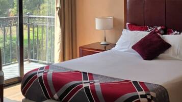 Tallelokero huoneessa, työpöytä