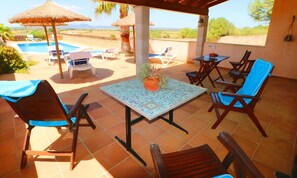 تناول الطعام بالخارج