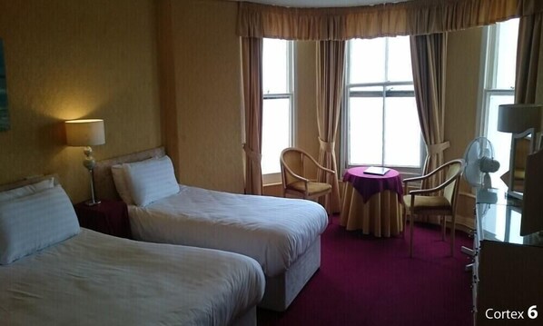 House | 1 bedroom - Standard Family of 4 Room With View (Tenby)