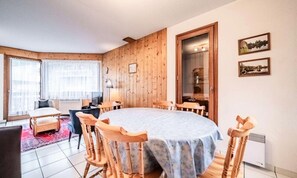 Dining - Apartment in Morzine Near Ski Slopes (Morzine)