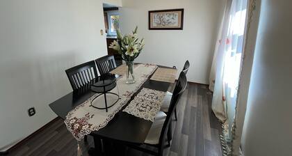 Cozy 5 Bed 2.5 Bath near U of M & Princess A Stadium