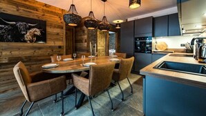 Dining - Luxury Apartment With a Large Terrace in the Heart of the Village - Sleeps 6 (Saint-Sorlin-d'Arves)