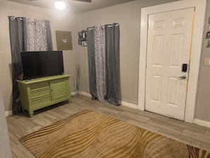 Interior - The West Tulsa Residence, with a charming 1920s character and central location (Tulsa)