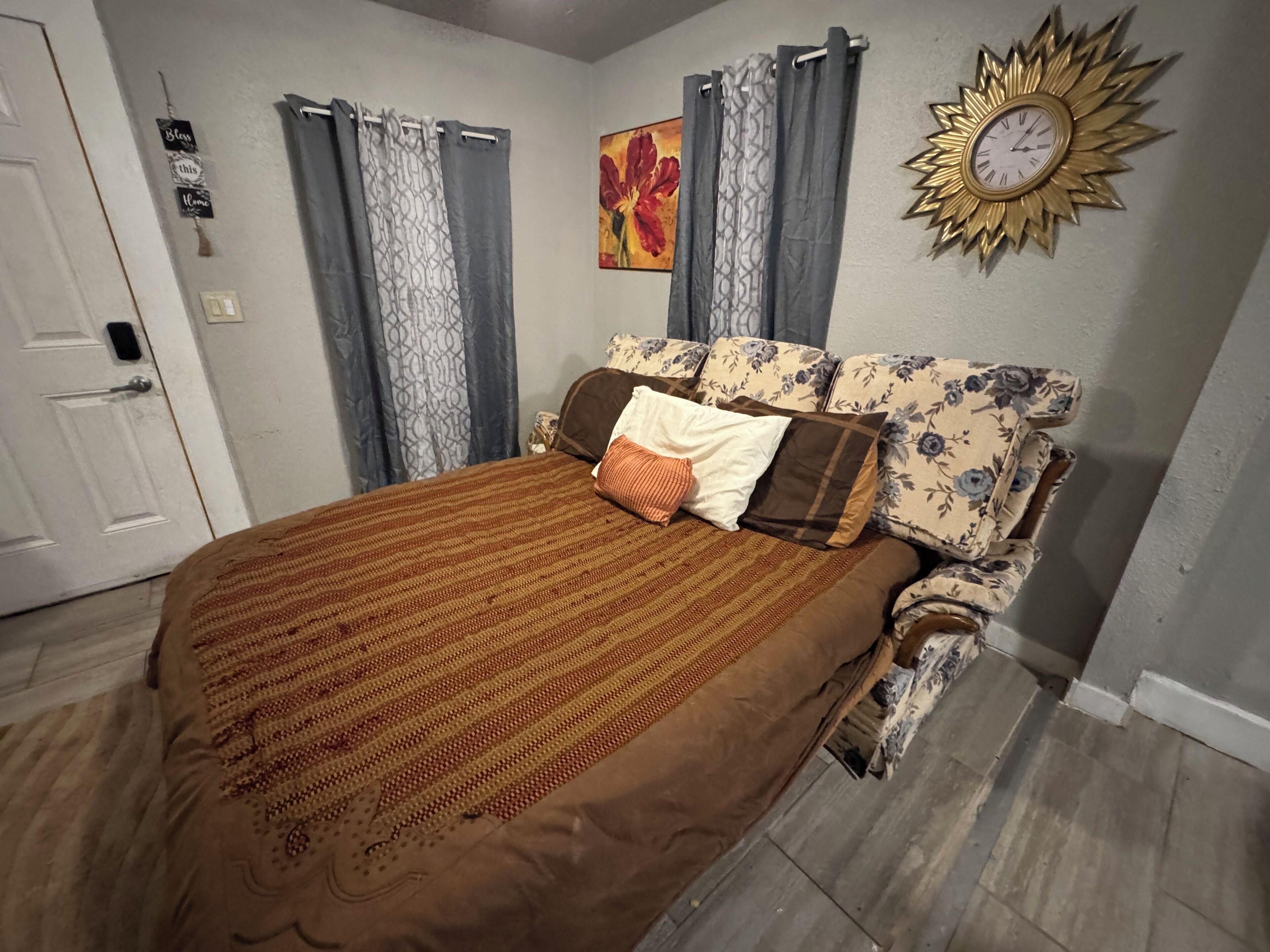 2 bedrooms, WiFi, bed sheets