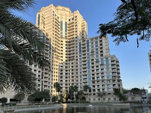 المنشأة من الخارج