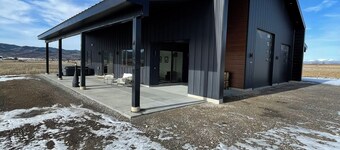 Charming 2-bedroom barndominium unit A in superb Thayne with AC