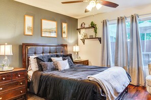 1 bedroom, iron/ironing board, Internet, bed sheets - Bring Your Pet! Snowbird Haven w/ Community Pool! (Scottsdale)