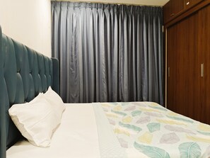 Classic Apartment | Desk, laptop workspace, free WiFi - Crescent Stays Banjara Hills  (Hyderabad)