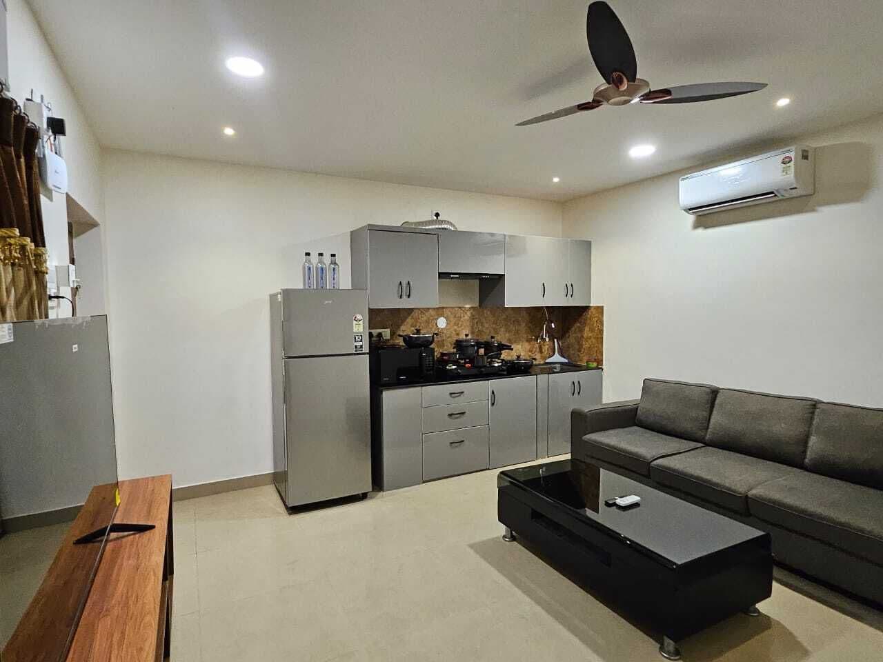 Basic Apartment | Living area