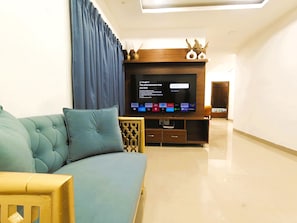 Luxury Apartment | Living area - Crescent Stays Banjara Hills (Hyderabad)
