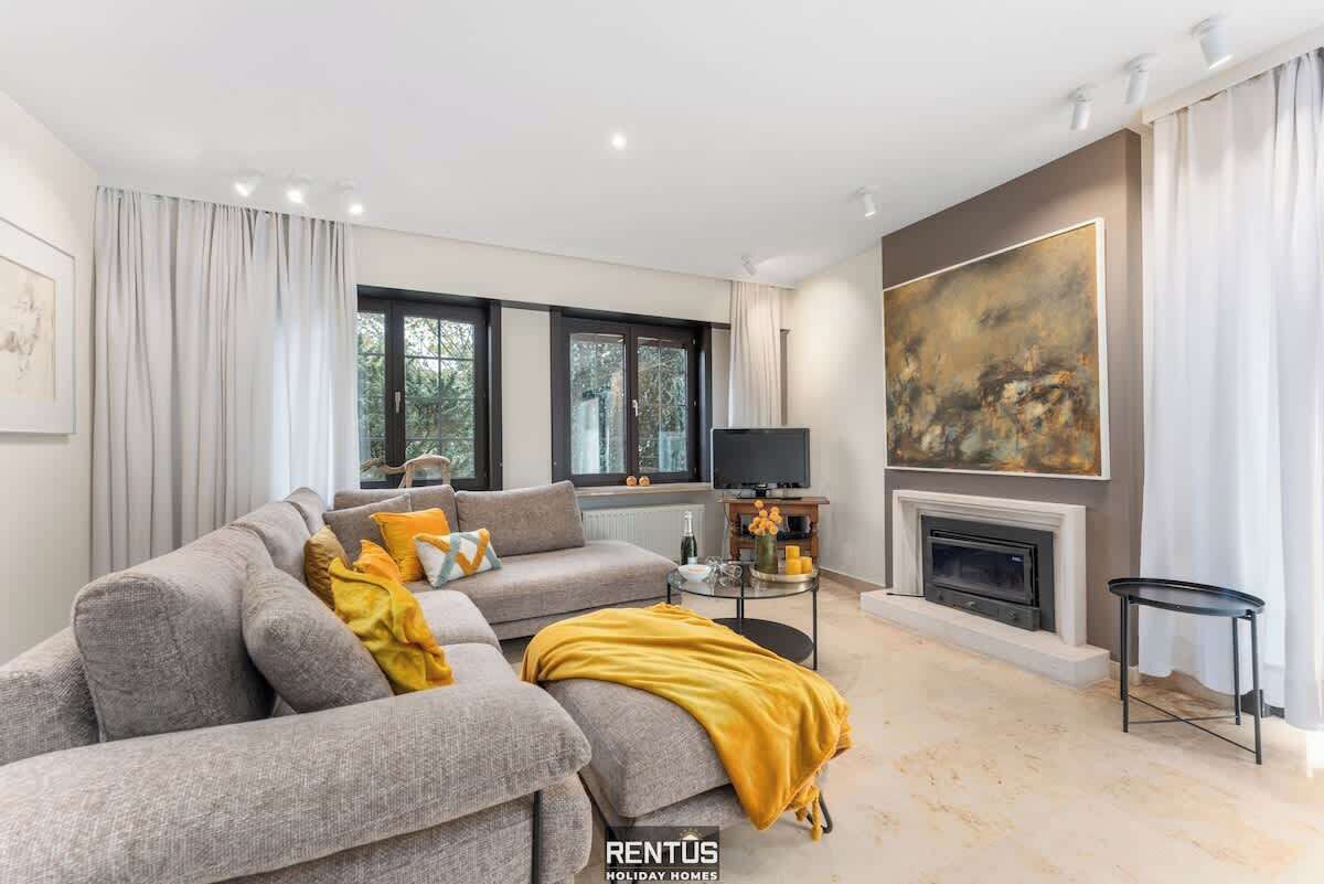 テレビ、書斎 / ワークスペース