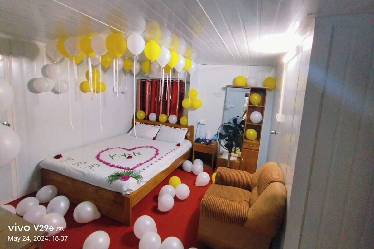 Deluxe Double Room, River View | Free WiFi