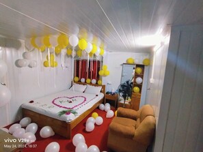 Deluxe Double Room, River View | Free WiFi - Turag Waterfront Resort Kaliakair (Kaliakair)