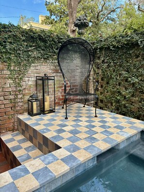 Property grounds - Hawkins House - Historic Savannah Stay near Forsyth Park with Designer Interiors & Heated Pool (Savannah)