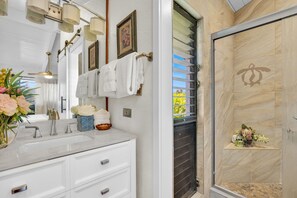 Shower - Napili Point | 2 Free Rental Cars | KBM Resorts | Water Front | 2 Units, 3 Bedrooms | ML-2435 (Lahaina)