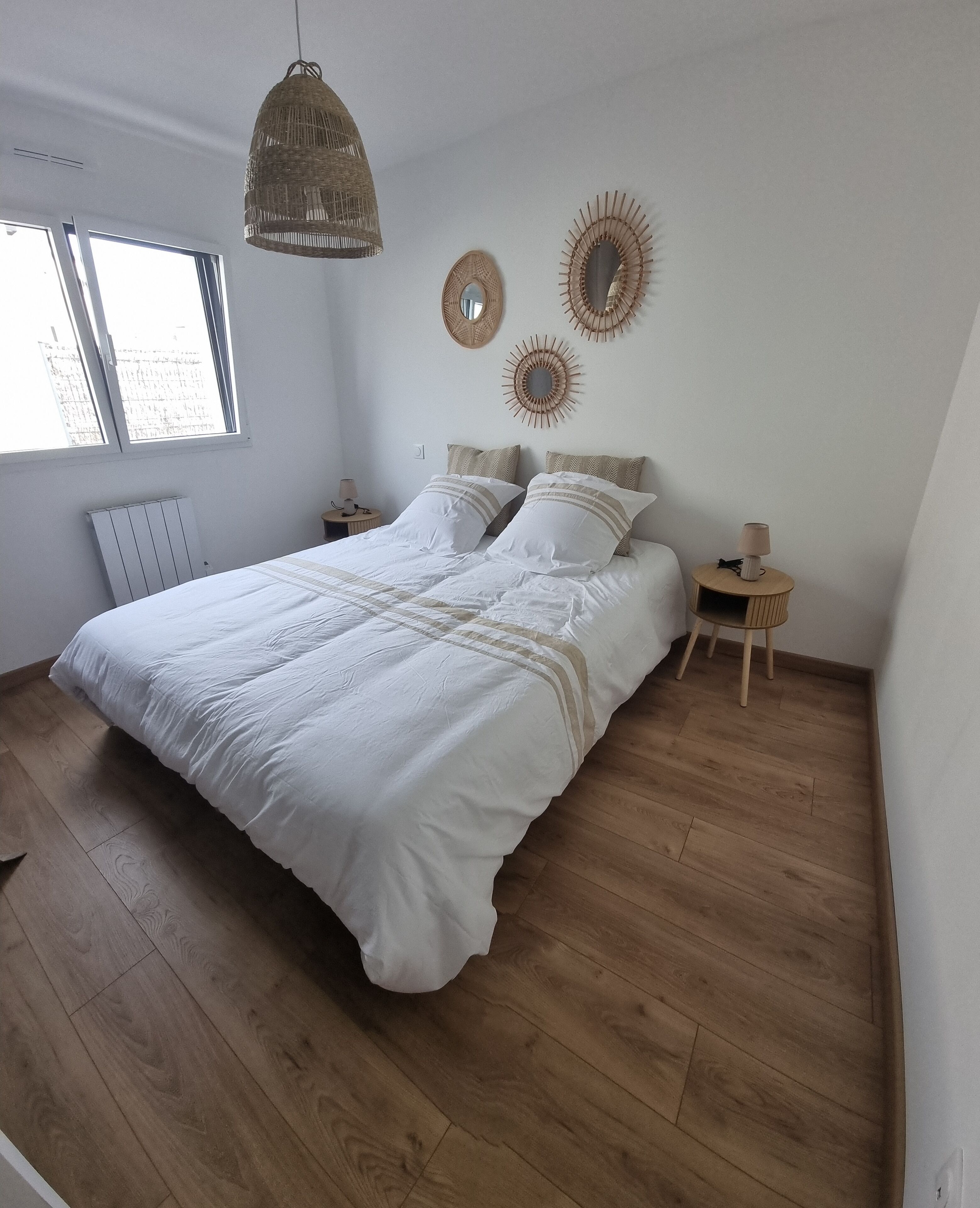 4 chambres, fer et planche à repasser, lit parapluie, Wi-Fi