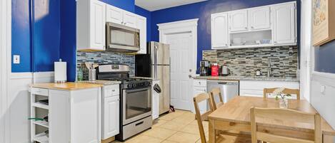 Micro-ondes, four, plaque de cuisson, lave-vaisselle