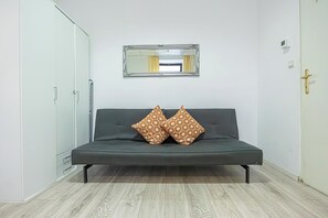 Basic Apartment - Bright 1BR Apartment in Central Vienna (Vienna)