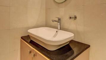 Standard-Doppelzimmer, Stadtblick | Badezimmer