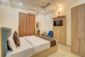 Deluxe Double Room, City View | Desk, blackout drapes, iron/ironing board, free WiFi - Le Mysuru Palace (Mysore)