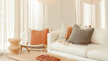 TV, fireplace, stereo