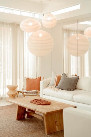 TV, fireplace, stereo