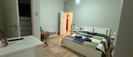 In-room safe, soundproofing, free WiFi