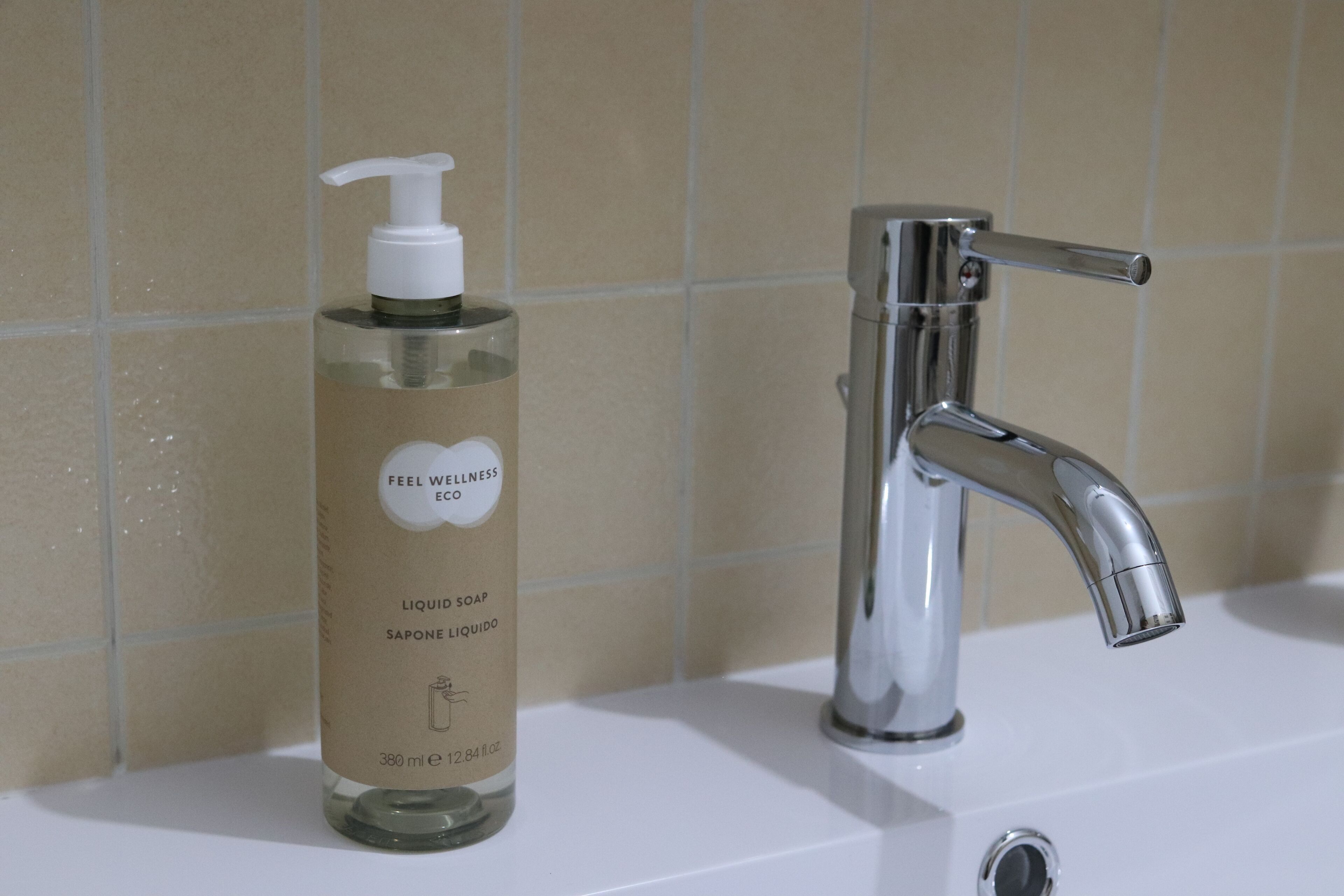 Dusche, kostenlose Toilettenartikel, Haartrockner, Bademäntel