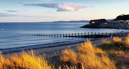 Kenn Valley View - an apartment that sleeps 4 guests