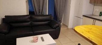 Single apartment sleeping 4