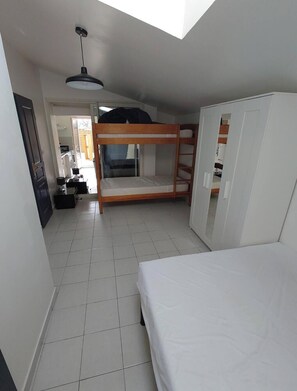 1 chambre, Wi-Fi gratuit, draps fournis