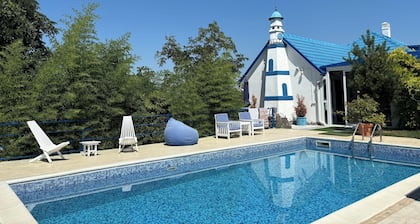Vila_Santorini_NS wit a swimming pool, sauna, jacuzzi
