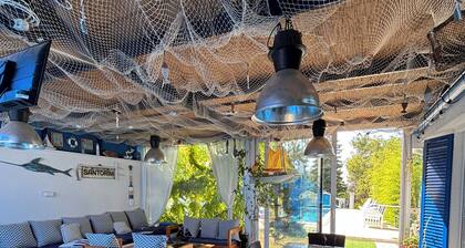 Vila_Santorini_NS wit a swimming pool, sauna, jacuzzi