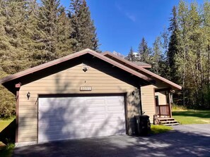 Exterior - Ravenwood Retreat: an Alaskan forest hideaway at the end of the road.   (Seward)