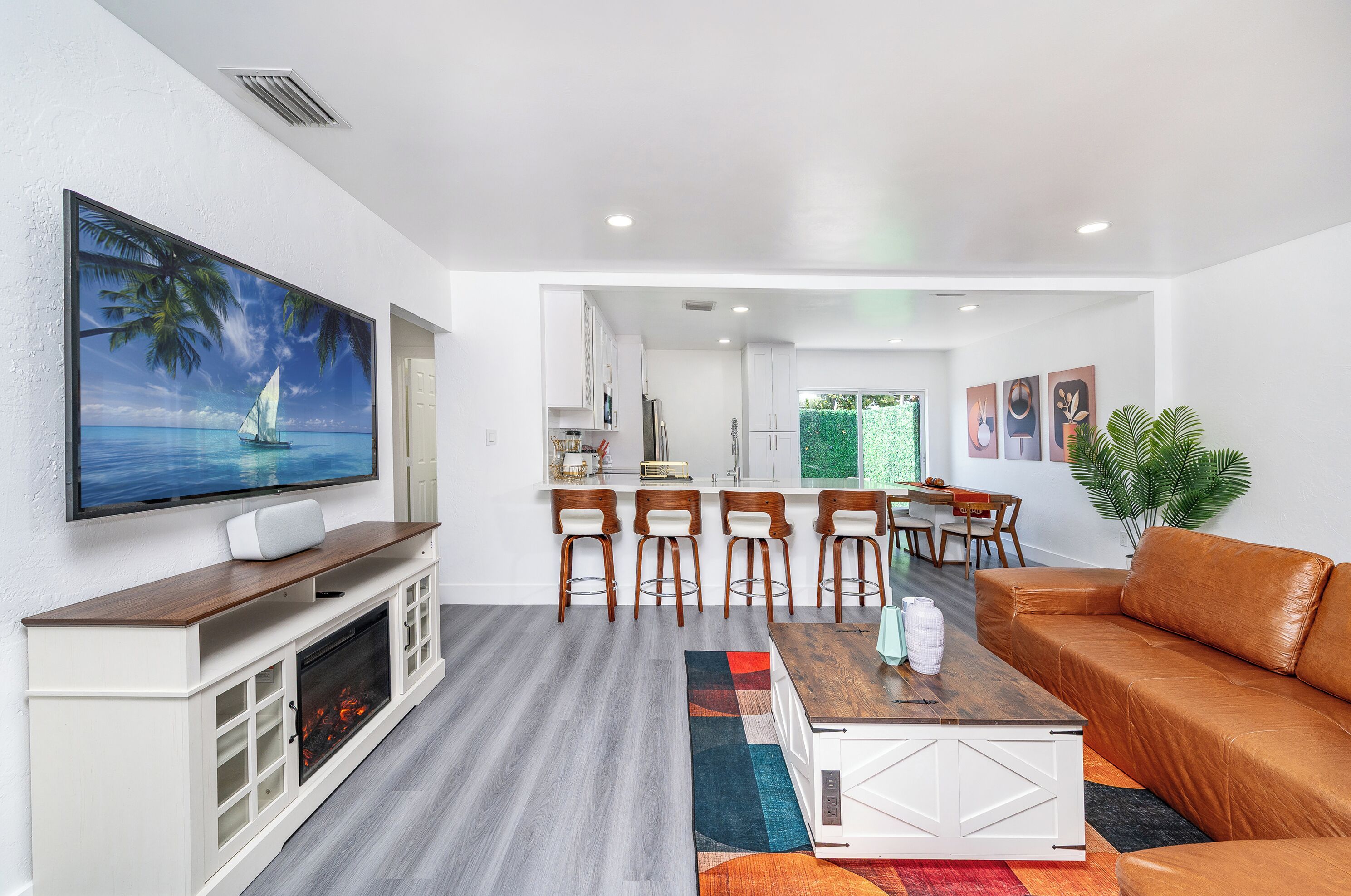 Smart TV, chimenea y tenis de mesa 