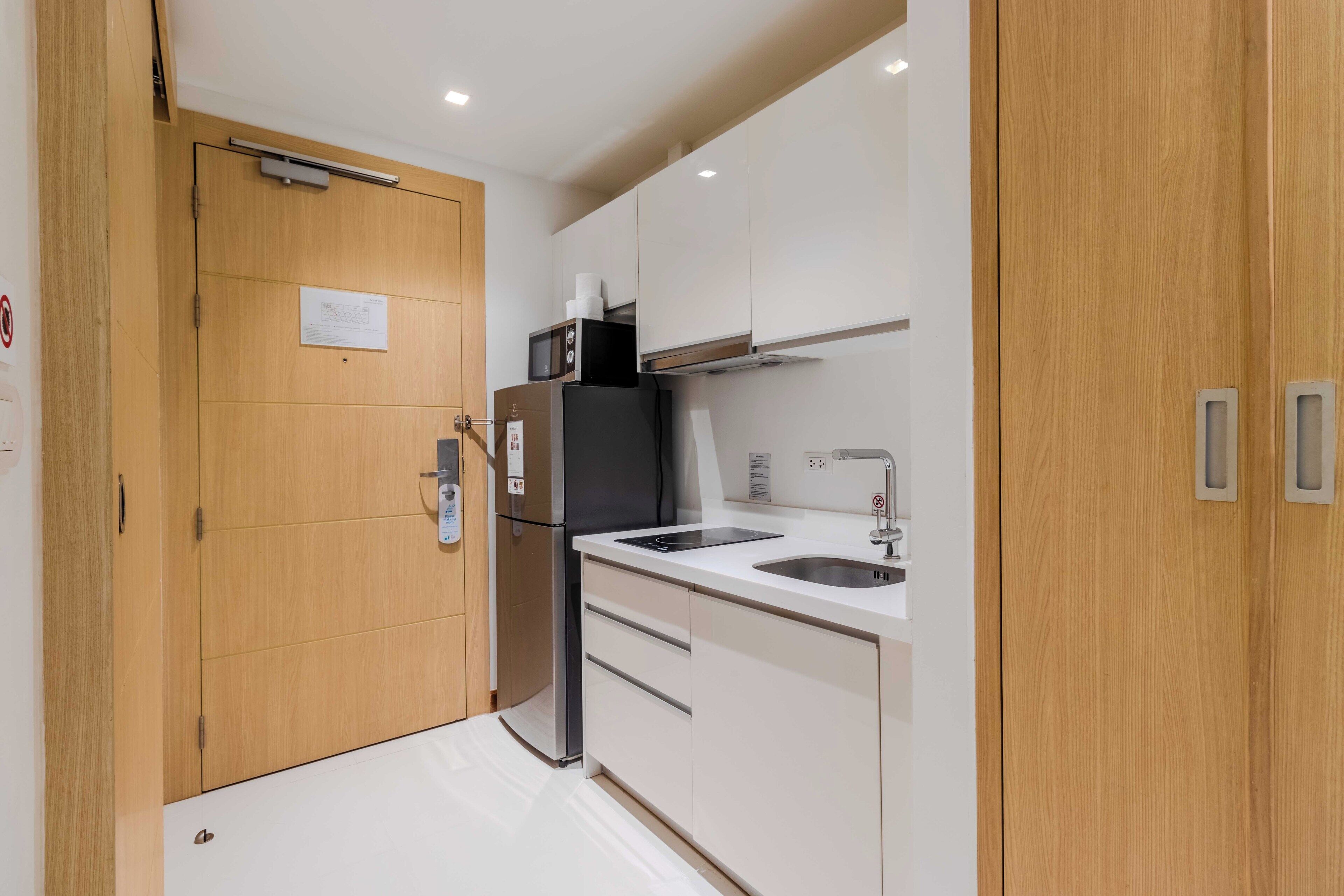 Apartment, Balcony, Pool View | Private kitchen