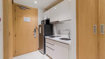 Apartment, Balcony, Pool View | Private kitchen