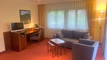 Deluxe Double Room, Balcony, Garden View