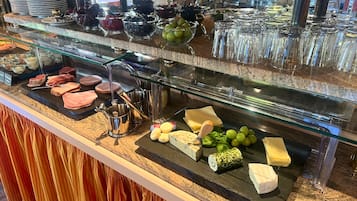 Desayuno bufé gratuito y diario