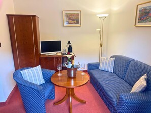 ห้องจูเนียร์สวีท, ระเบียง, วิวภูเขา | ตู้นิรภัยในห้องพัก, Wi-Fi ฟรี