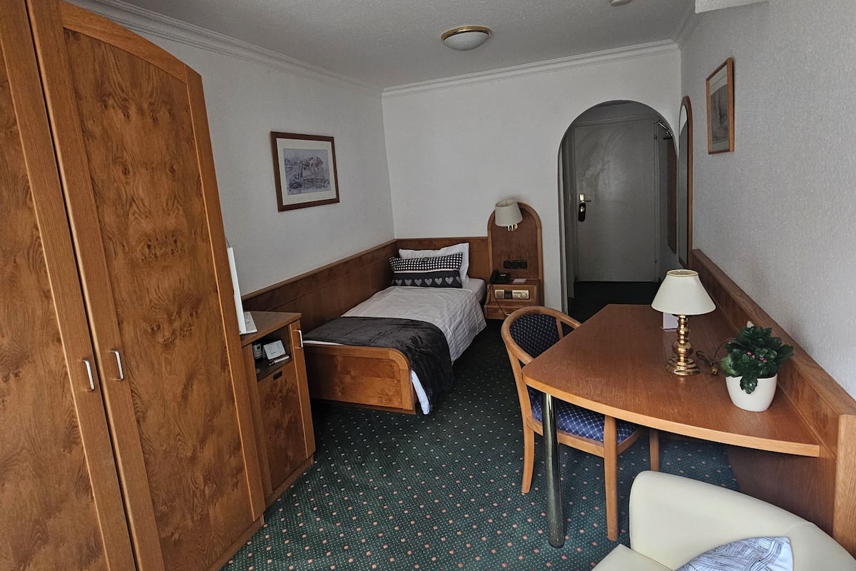 Comfort Single Room, Balcony, Garden View | In-room safe, free WiFi