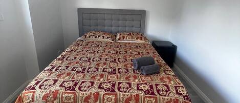 11 habitaciones, tabla de planchar con plancha y acceso a internet