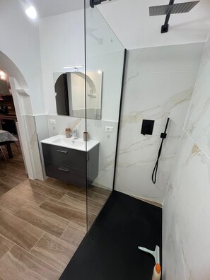Hair dryer, towels, soap, toilet paper - Gorgeous Open-Space (Bosa)