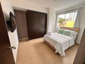 2 bedrooms, iron/ironing board, internet, bed sheets