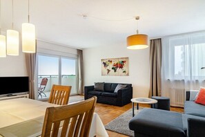 Smart TV, DVD player, books, stereo - Holiday apartment with 1 bedroom (Meersburg)