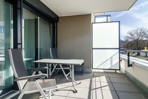 Outdoor dining - Apartment in Überlingen with swimming pool (Überlingen)