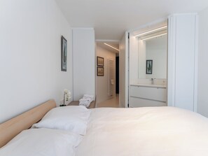 Internet - Marie Antoinette close by the sea by Interhome (De Haan)