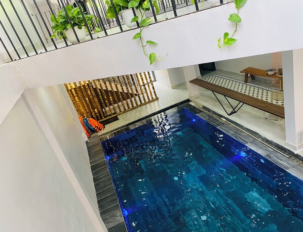 10 indoor pools