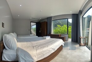 Phòng dành cho gia đình, quang cảnh núi | Màn/rèm cản sáng, phòng cách âm, bàn ủi/dụng cụ ủi quần áo